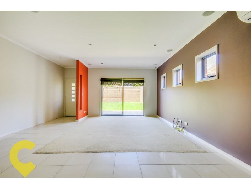 2/71 Anzac Road, Carina QLD 4152