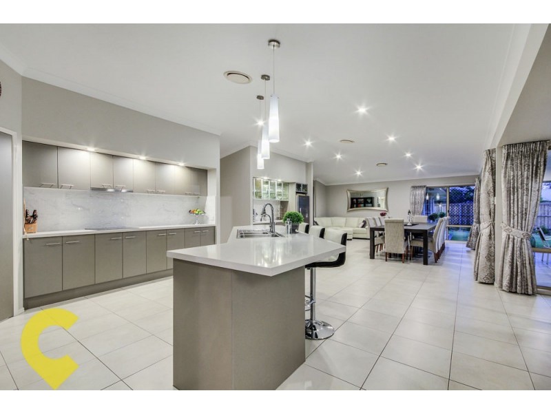 5 Sylvateere Crescent, Wakerley QLD 4154