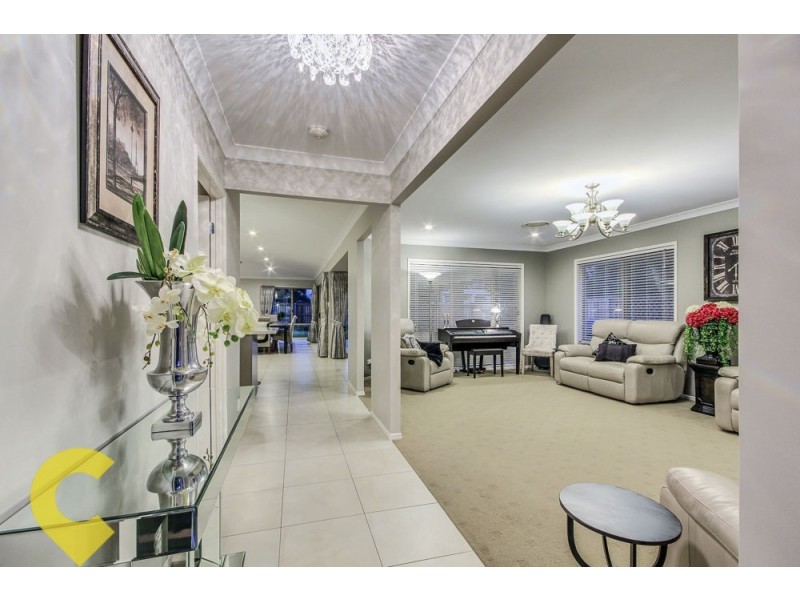 5 Sylvateere Crescent, Wakerley QLD 4154