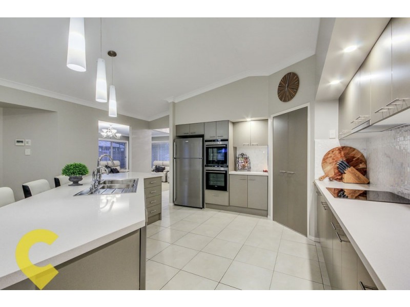 5 Sylvateere Crescent, Wakerley QLD 4154