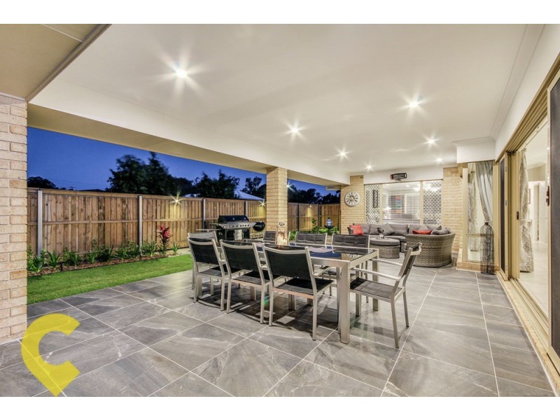 5 Sylvateere Crescent, Wakerley QLD 4154