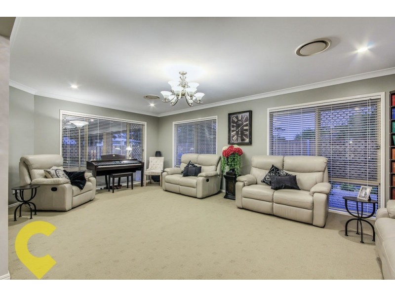 5 Sylvateere Crescent, Wakerley QLD 4154