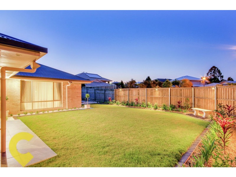 5 Sylvateere Crescent, Wakerley QLD 4154