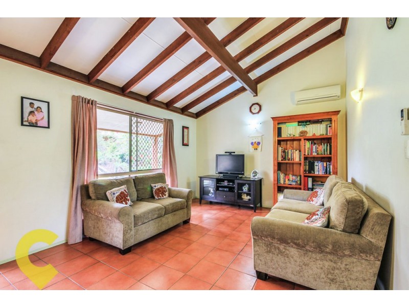 21 Dove Tree Cresent, Sinnamon Park QLD 4073