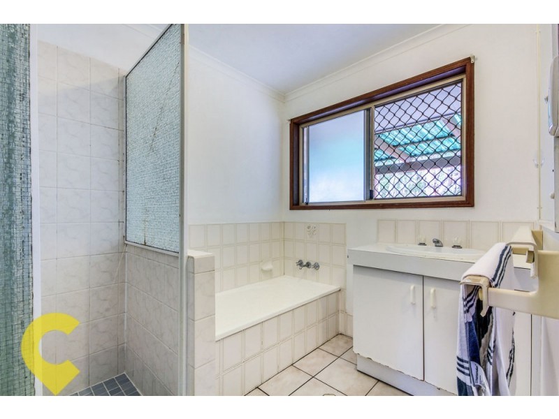 21 Dove Tree Cresent, Sinnamon Park QLD 4073