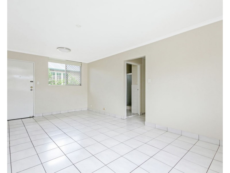 2/10 Bovelles Street, Camp Hill QLD 4152