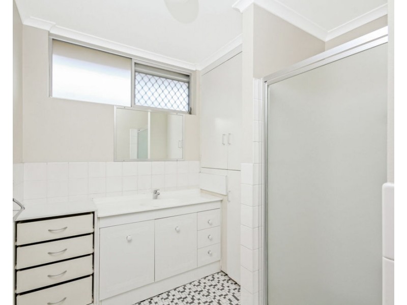 2/10 Bovelles Street, Camp Hill QLD 4152