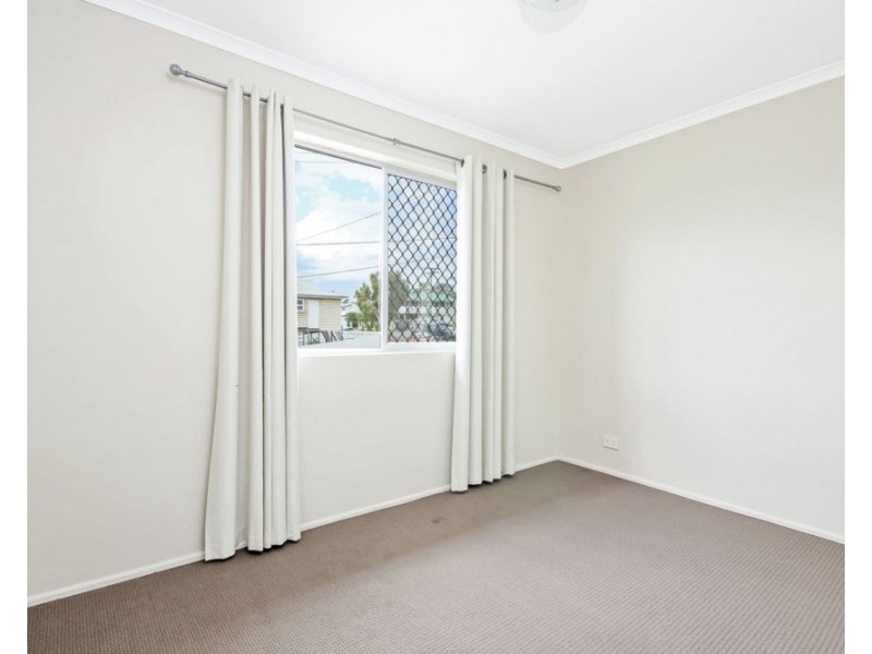 2/10 Bovelles Street, Camp Hill QLD 4152