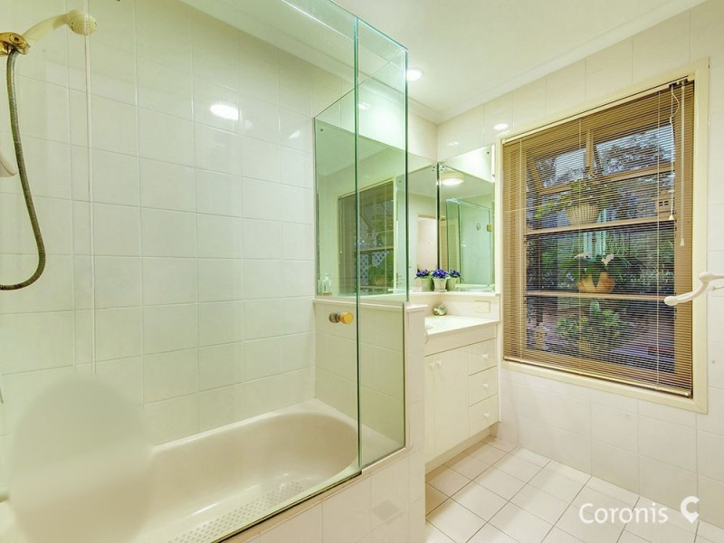 2 Ara Street, Camp Hill QLD 4152