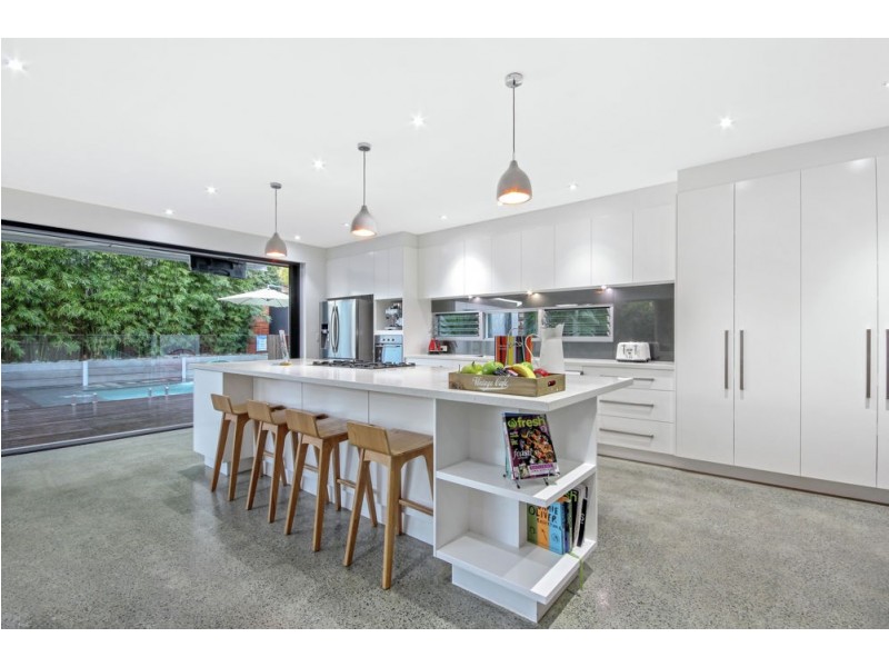 10 Wingfield Street, Annerley QLD 4103