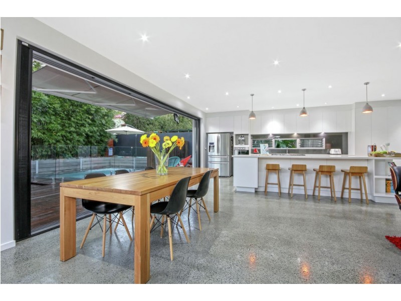 10 Wingfield Street, Annerley QLD 4103