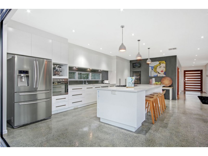 10 Wingfield Street, Annerley QLD 4103