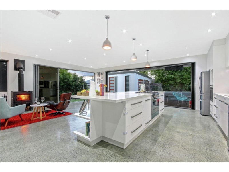 10 Wingfield Street, Annerley QLD 4103