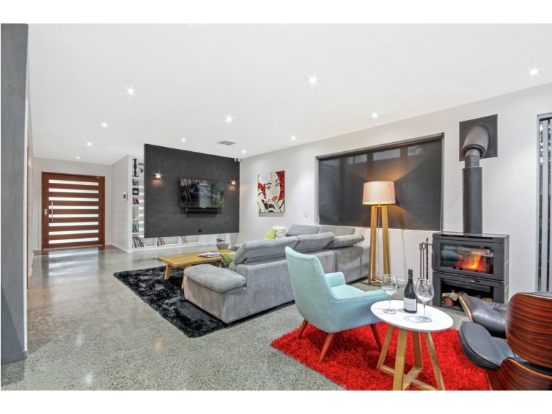 10 Wingfield Street, Annerley QLD 4103