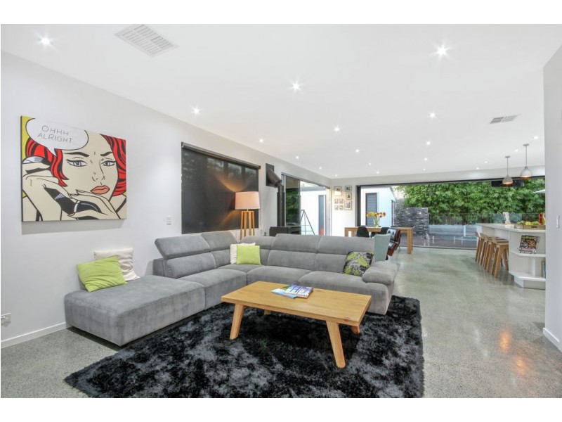 10 Wingfield Street, Annerley QLD 4103