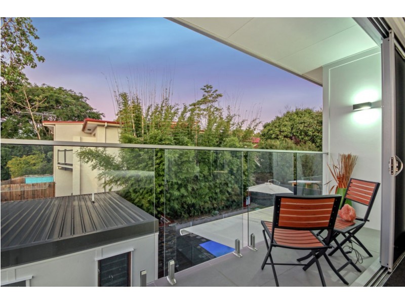 10 Wingfield Street, Annerley QLD 4103