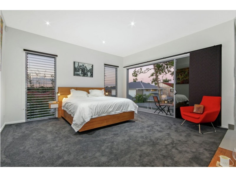 10 Wingfield Street, Annerley QLD 4103