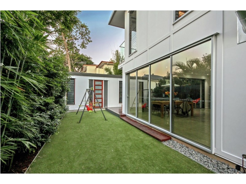 10 Wingfield Street, Annerley QLD 4103