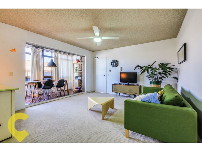 4/235 Cavendish Road, Coorparoo QLD 4151