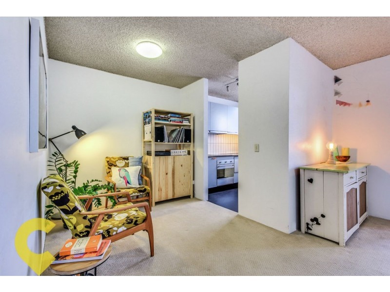 4/235 Cavendish Road, Coorparoo QLD 4151