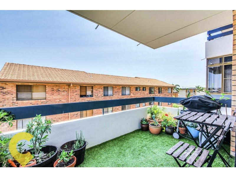 4/235 Cavendish Road, Coorparoo QLD 4151