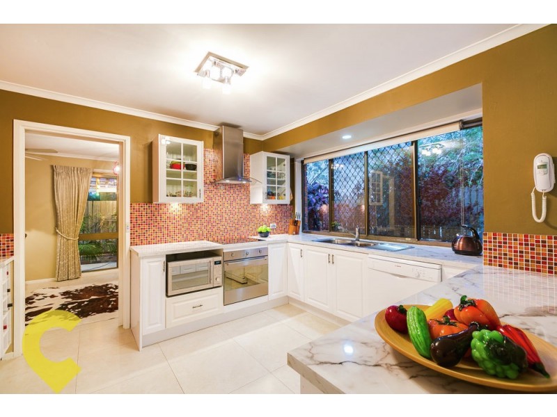 6 Jagarra Place, Sinnamon Park QLD 4073