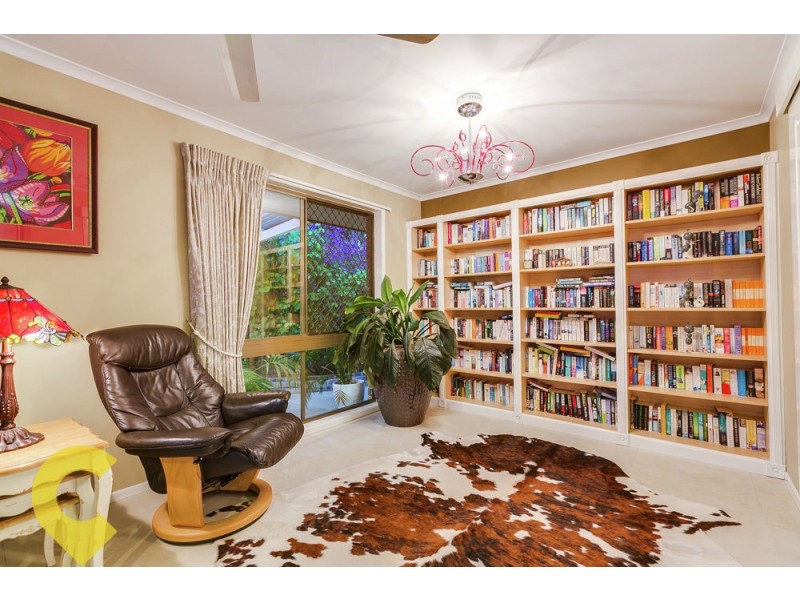 6 Jagarra Place, Sinnamon Park QLD 4073