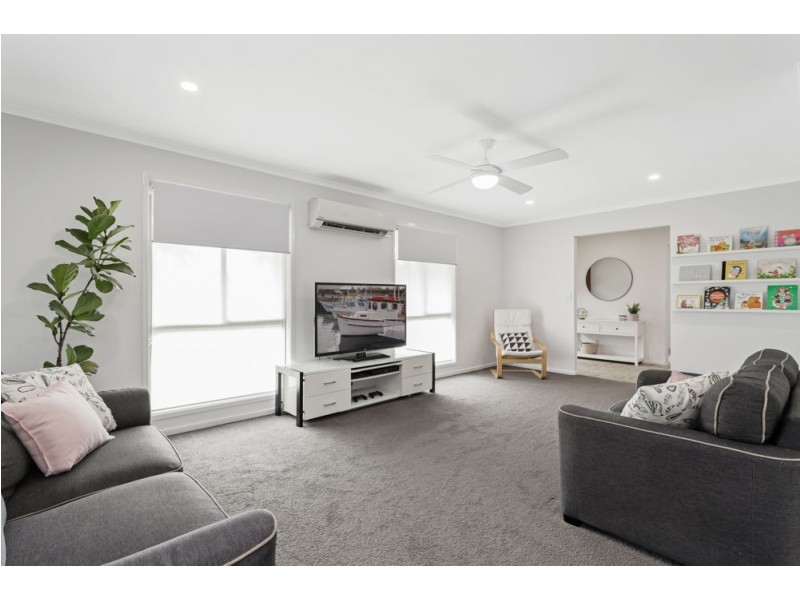 27 Oatberry Crescent, Shailer Park QLD 4128