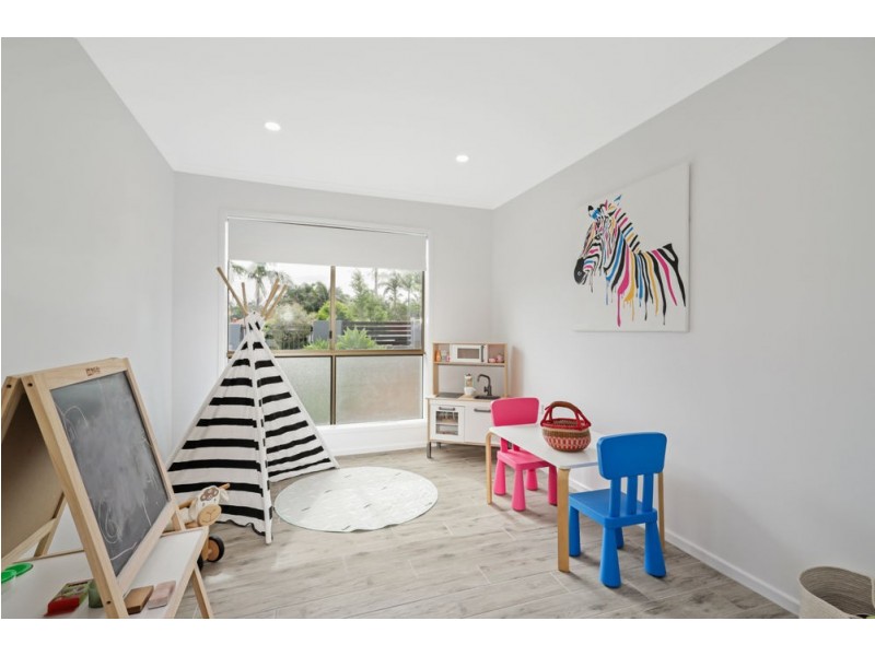 27 Oatberry Crescent, Shailer Park QLD 4128