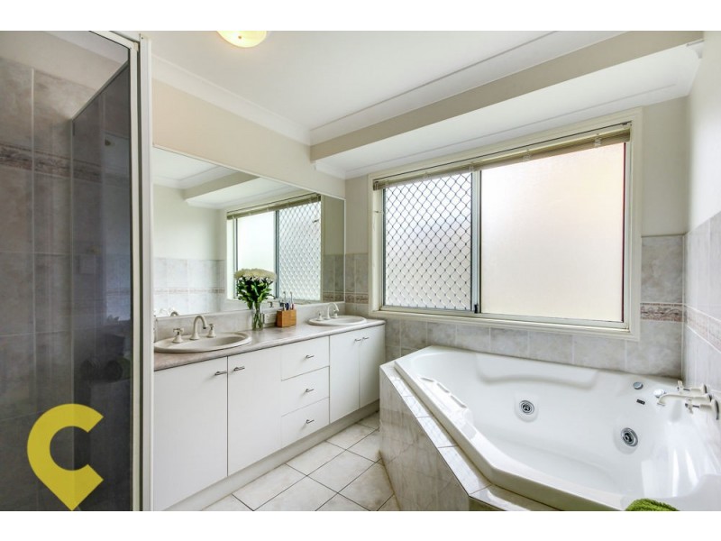 39 Hummingbird Crescent, Wishart QLD 4122