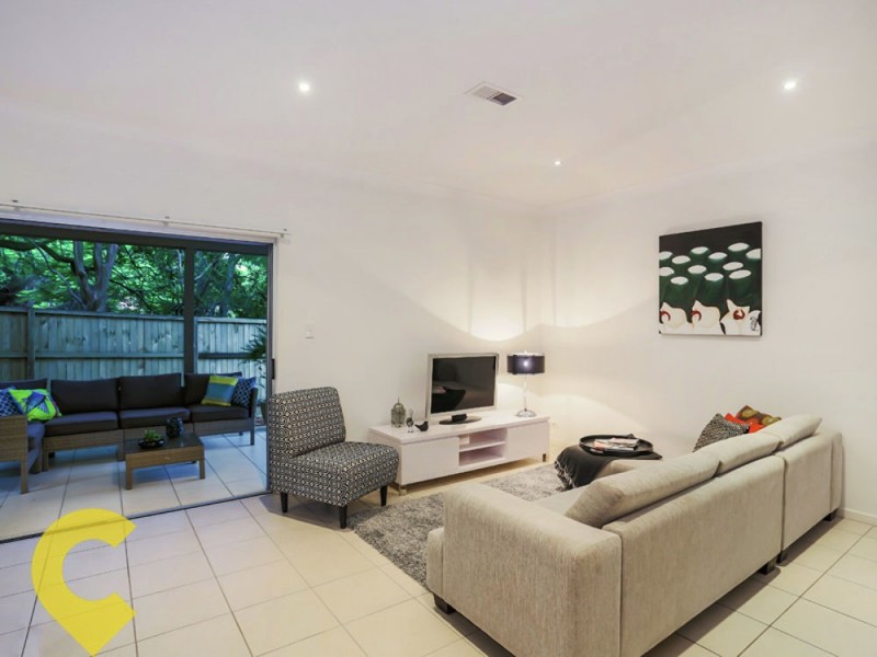 19 City View Road, Camp Hill QLD 4152