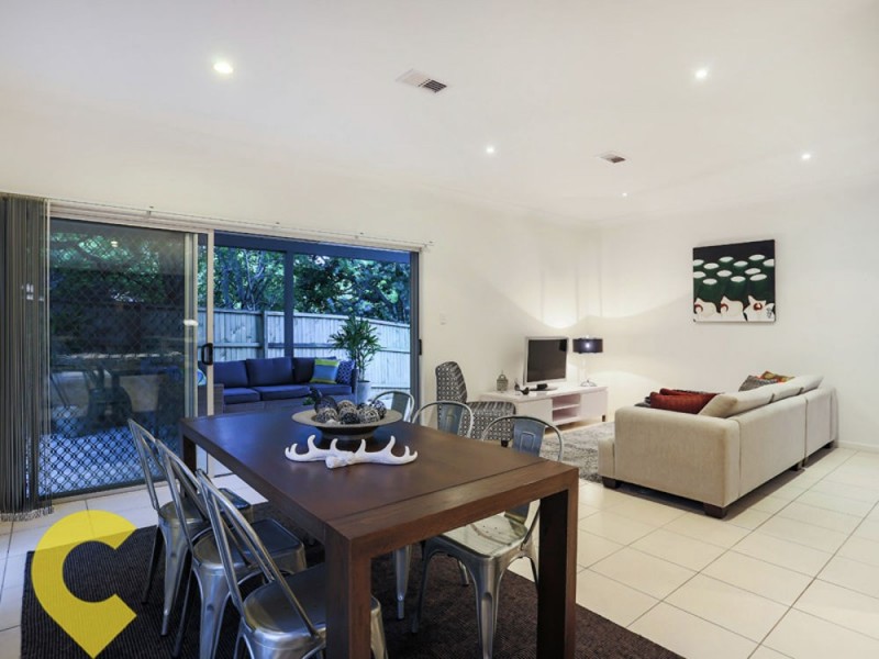 19 City View Road, Camp Hill QLD 4152