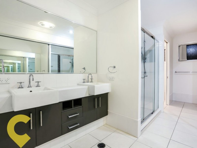 19 City View Road, Camp Hill QLD 4152