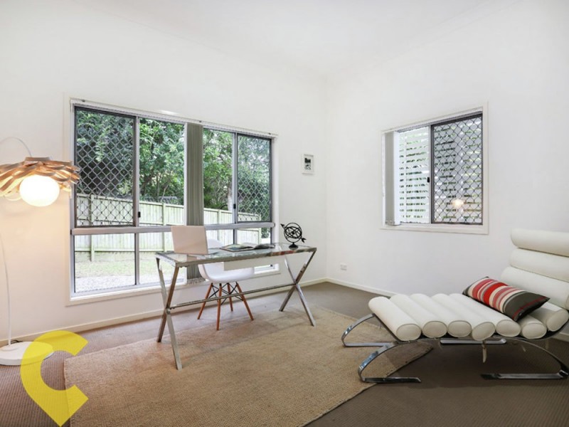 19 City View Road, Camp Hill QLD 4152