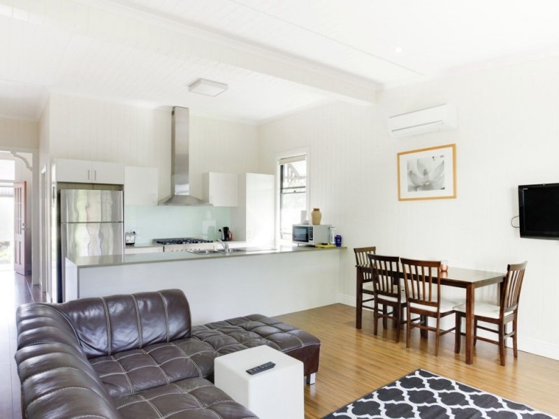 17a Ambleside Street, West End QLD 4101