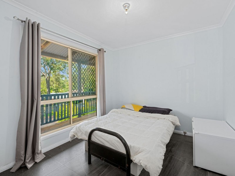 17 Azure Street, Goodna QLD 4300