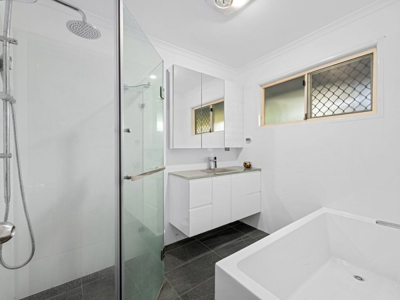 17 Azure Street, Goodna QLD 4300