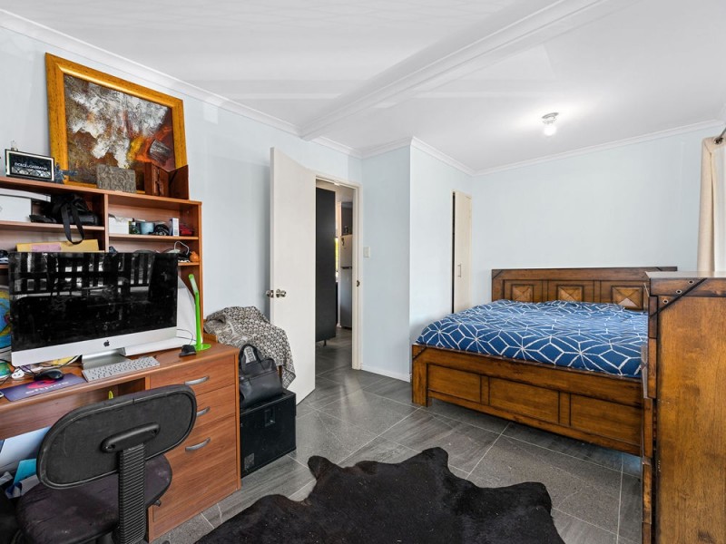 17 Azure Street, Goodna QLD 4300