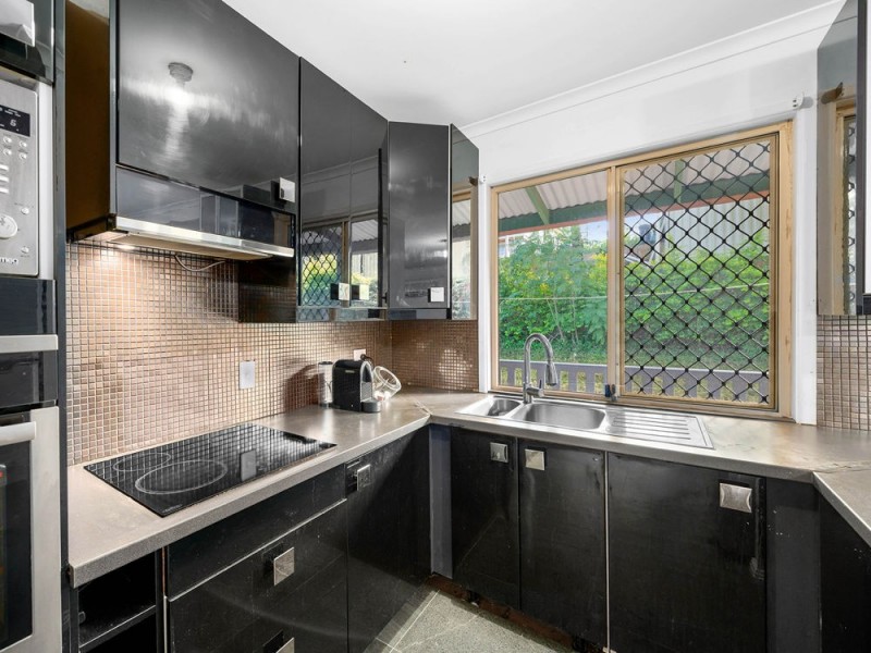 17 Azure Street, Goodna QLD 4300