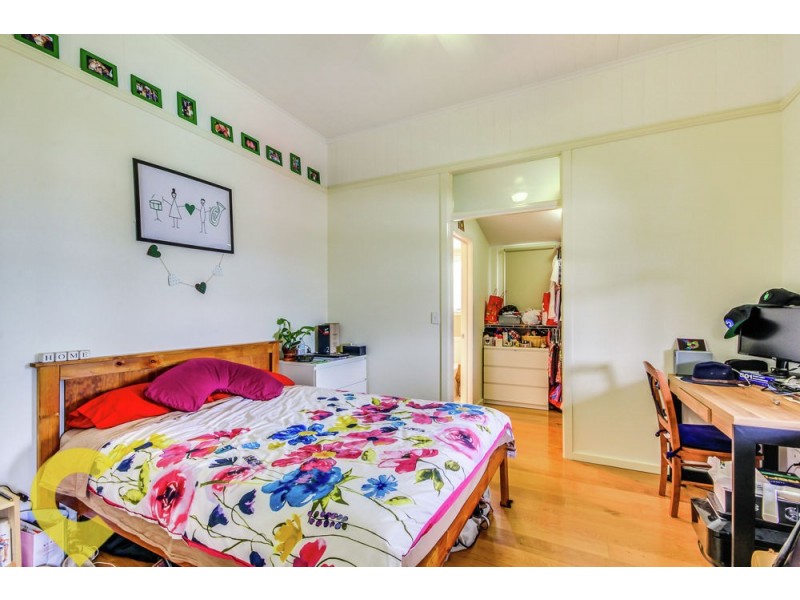 24 Henry Street, Woolloongabba QLD 4102