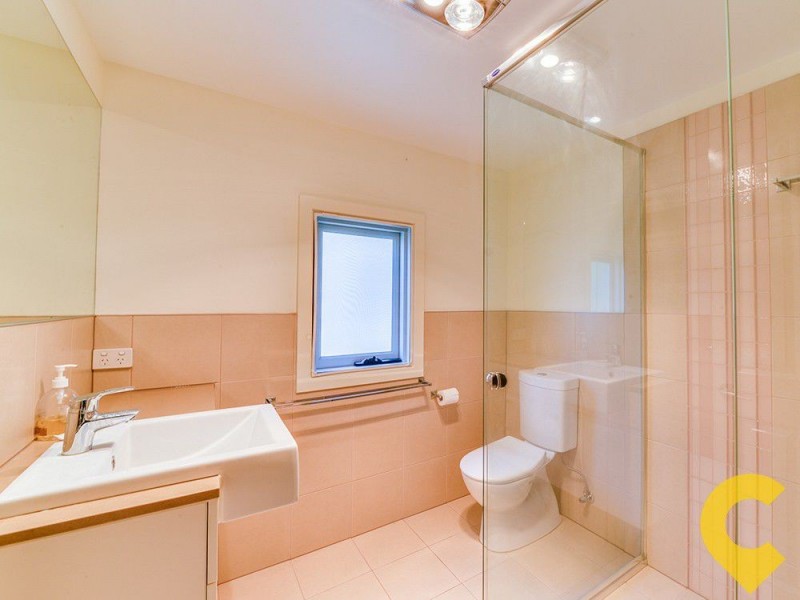 24 Henry Street, Woolloongabba QLD 4102