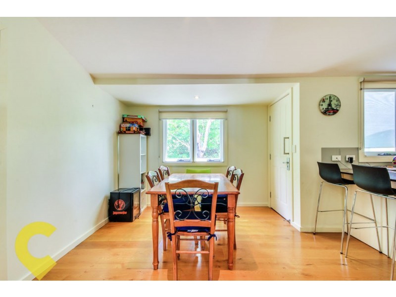 24 Henry Street, Woolloongabba QLD 4102