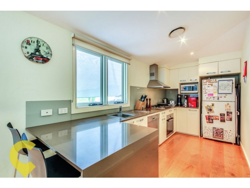 24 Henry Street, Woolloongabba QLD 4102