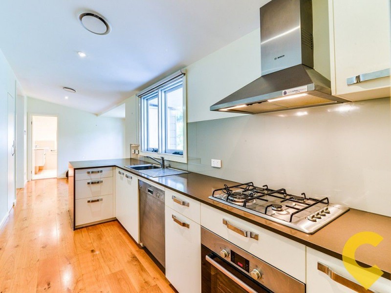 24 Henry Street, Woolloongabba QLD 4102