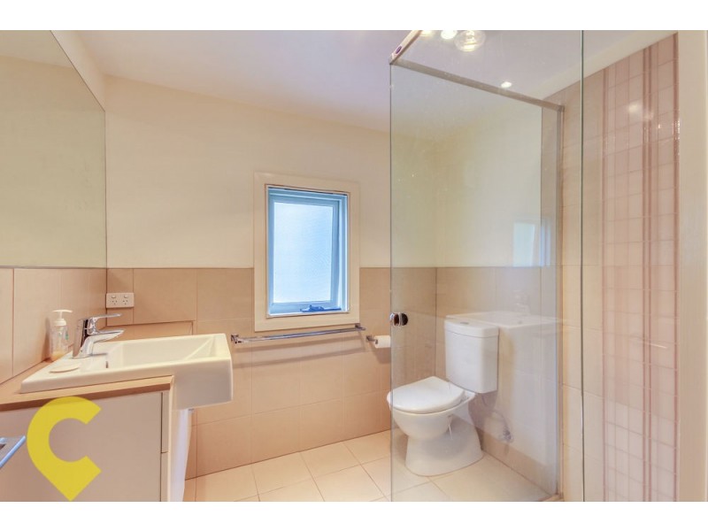 24 Henry Street, Woolloongabba QLD 4102