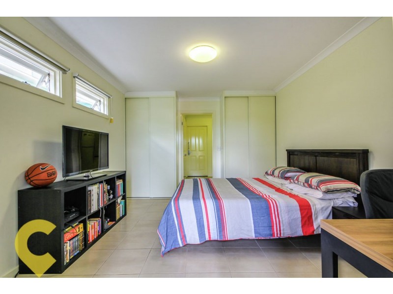 24 Henry Street, Woolloongabba QLD 4102