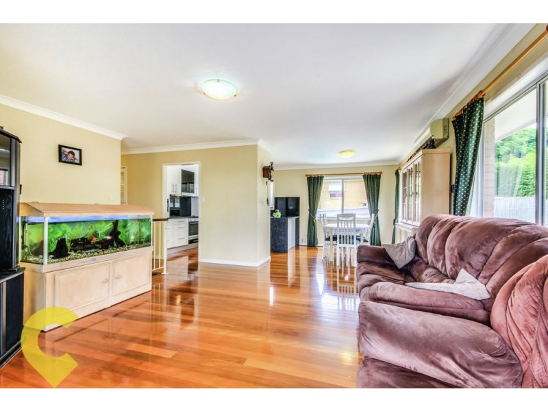 8 Honeysuckle Street, Mansfield QLD 4122