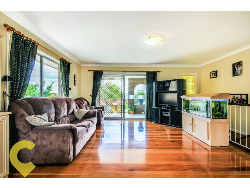 8 Honeysuckle Street, Mansfield QLD 4122