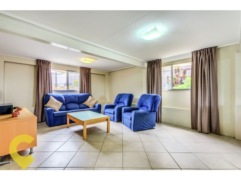 8 Honeysuckle Street, Mansfield QLD 4122