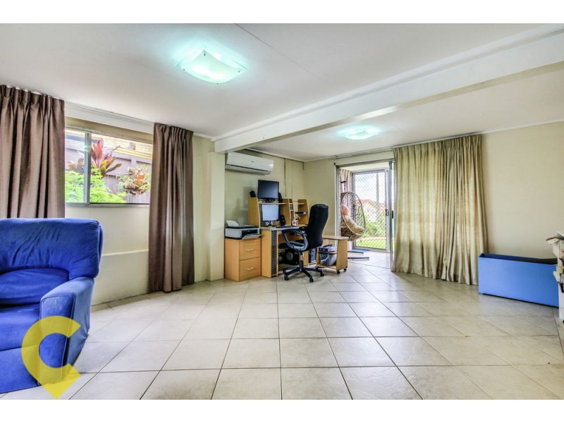 8 Honeysuckle Street, Mansfield QLD 4122